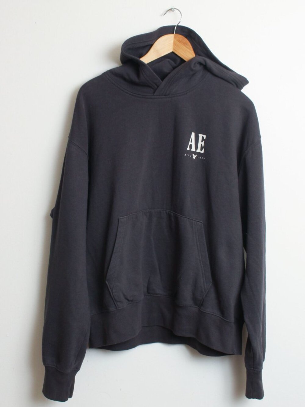 American Eagle Hoodie Mens Medium Gray Pullover AE NYC 1977